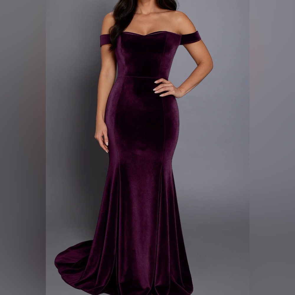 PIA GLADYS PEREY BRONWYN RIO RED NWT